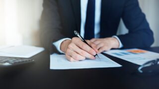 中小企業経営強化税制の活用 ― 即時償却と税額控除、どちらを選ぶべきか？